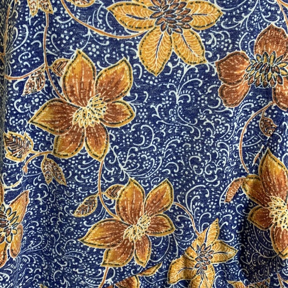 New! Maurices Floral Tank Top - Picture 2 of 9